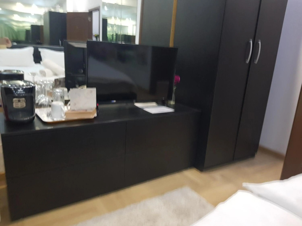 Mirrors Room Mega Mall National Arena