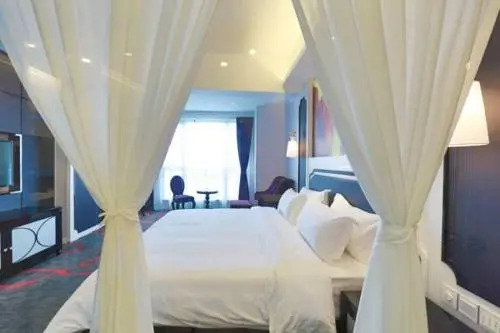 Eiffel Hotel