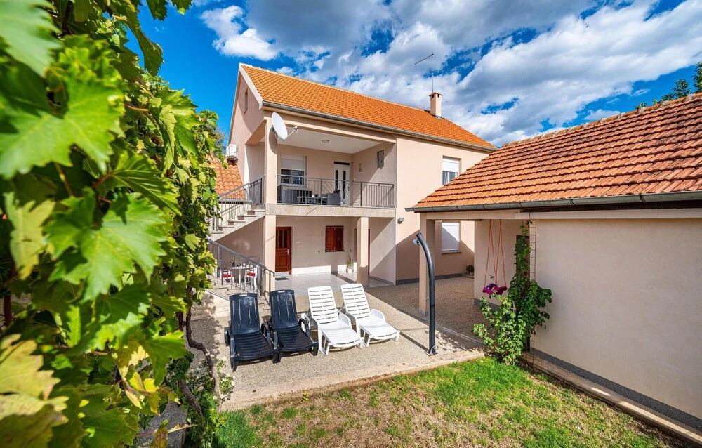 Stunning Home in Krusevo With Wifi and 3 Bedrooms