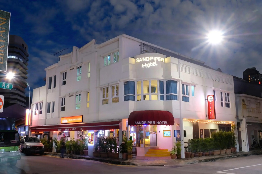 Single or Twin No Window Room With Sharing Bathroom and Toilet in Sandpiper Hotel