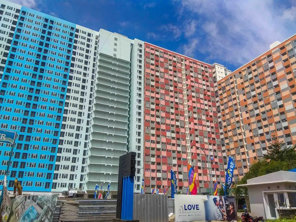 Homey And Comfy Studio Apartment At Sentra Timur Residence