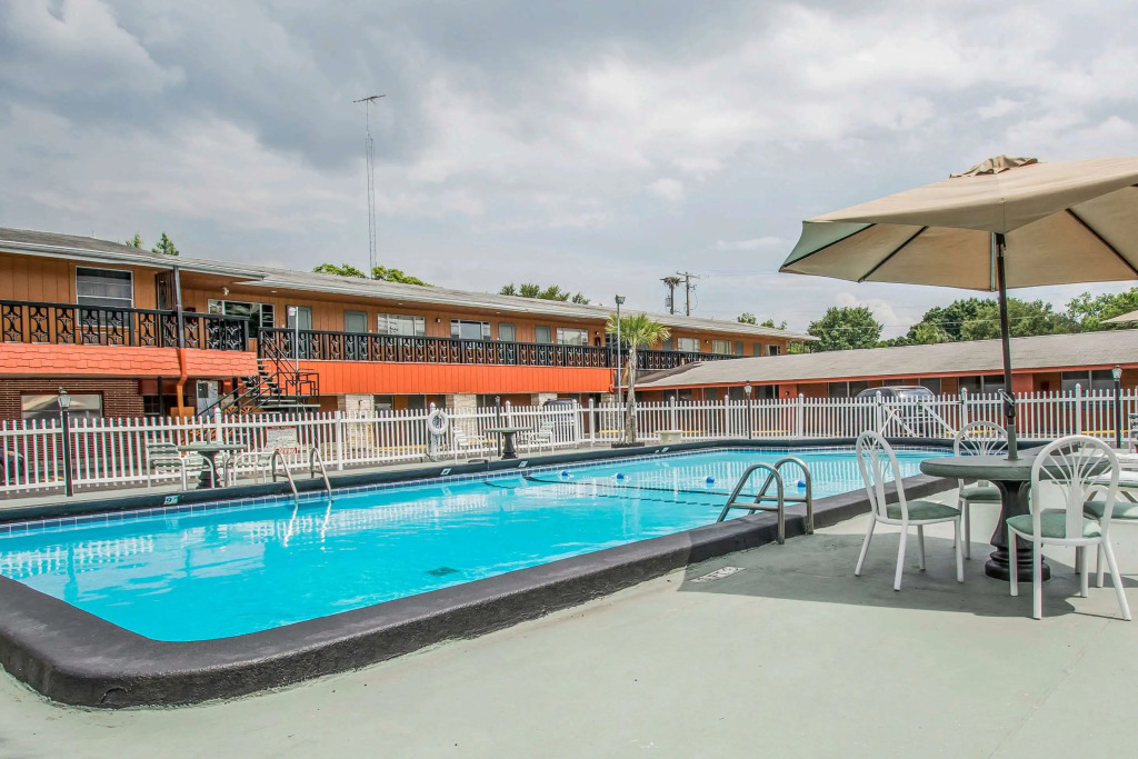 Rodeway Inn & Suites Winter Haven Chain of Lakes