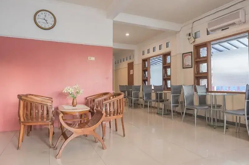 RedDoorz near Politeknik Ilmu Pelayaran 2