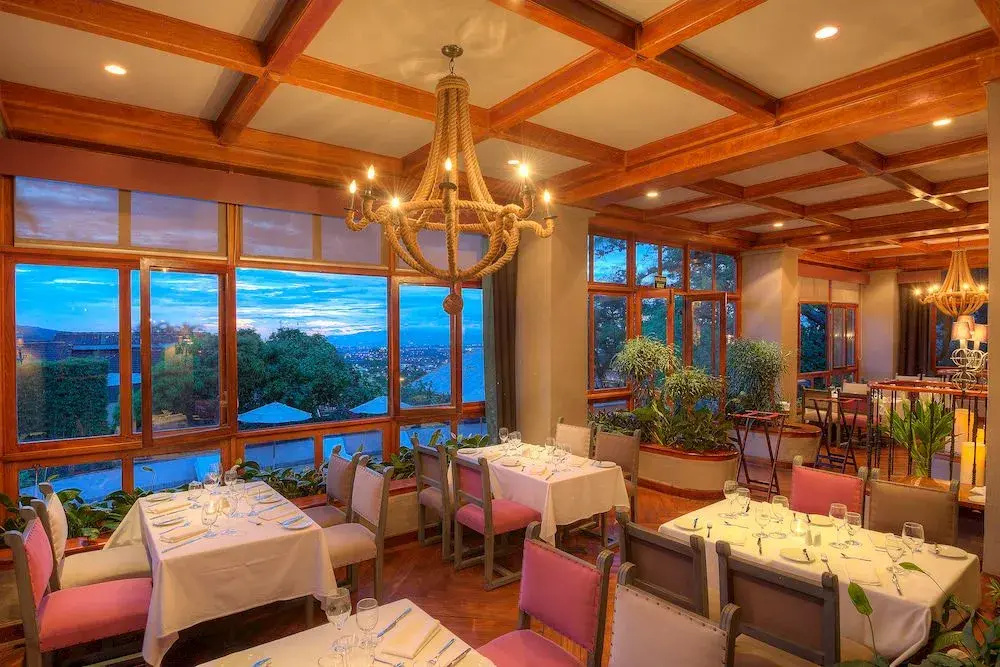 Alta Las Palomas Hotel