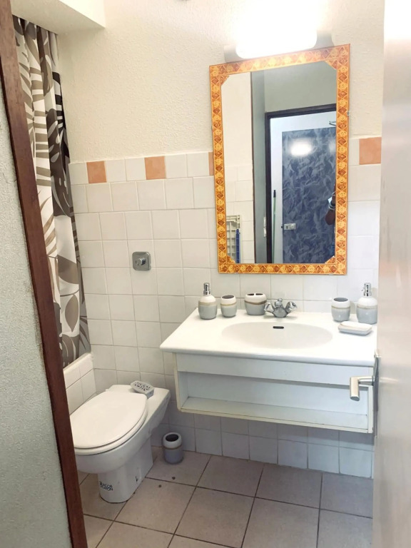 Studio a Sainte Anne a 600 m de la plage avec piscine partagee terrasse amenagee et wifi