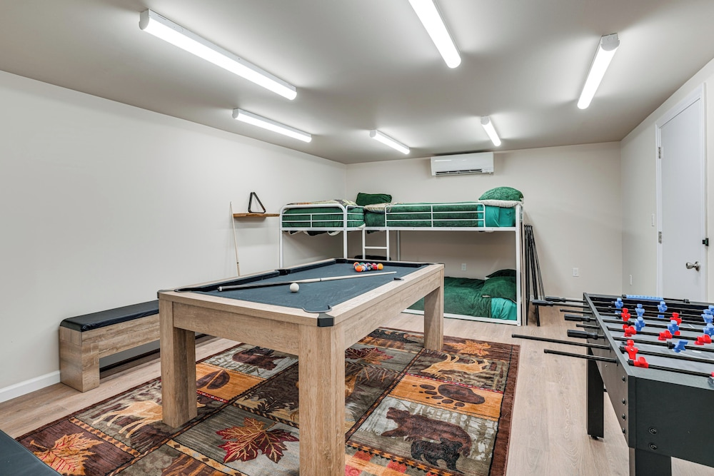 Game Room & Hot Tub! Dog-friendly Arnold Retreat