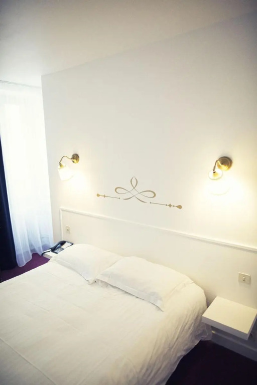 The Old Hotel Ravel Centre