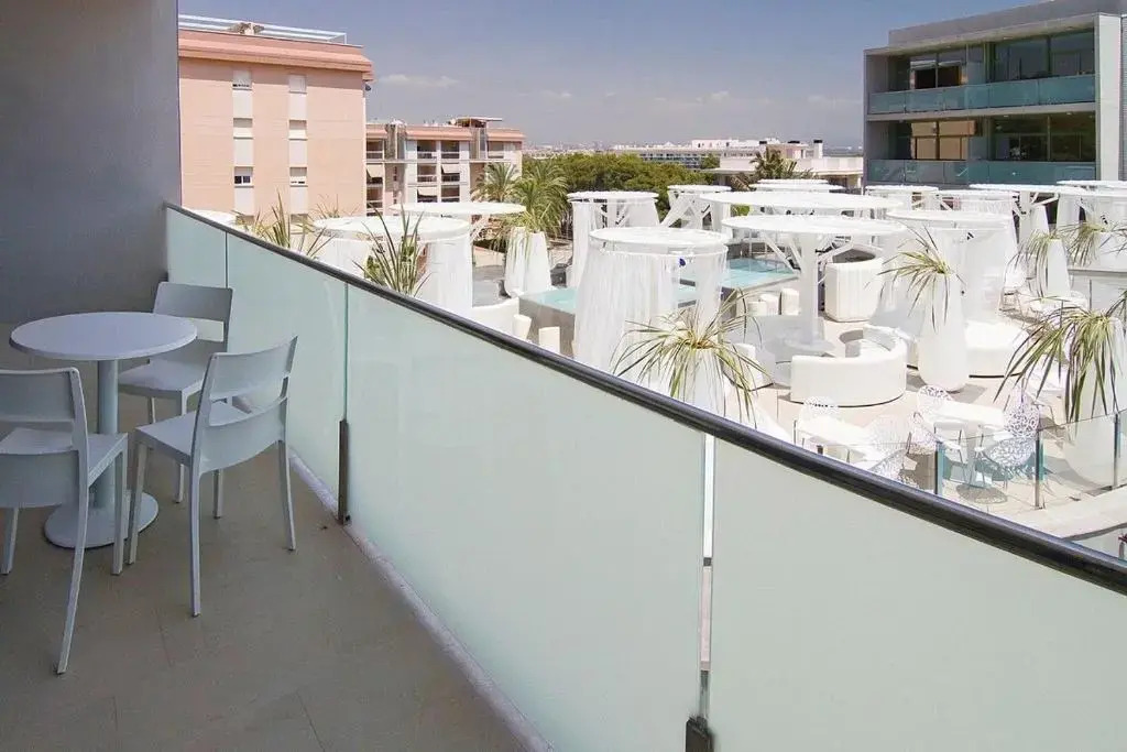 Apolo Suites Rentalmar
