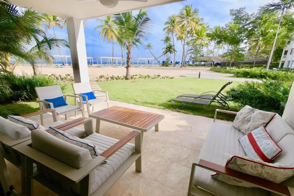 Wonderful 2-br Beach Front Apartment at Emotions