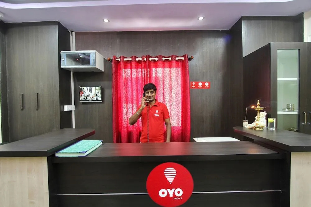 OYO 9060 Sri Sai Guest Inn