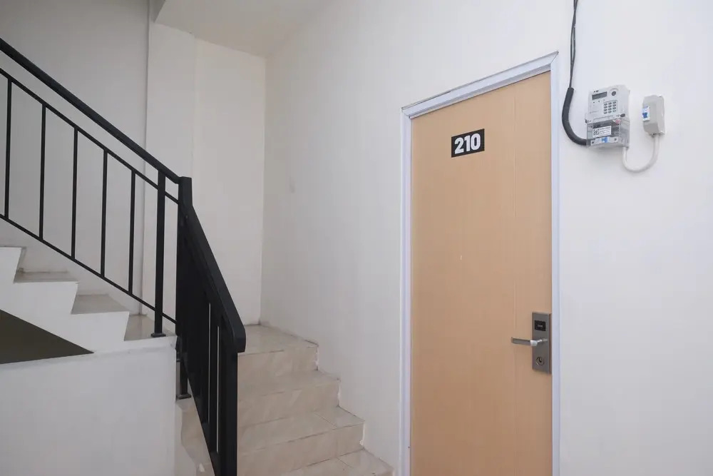 Urbanview Hotel AVA Semarang near Akademi Kepolisian Semarang by RedDoorz