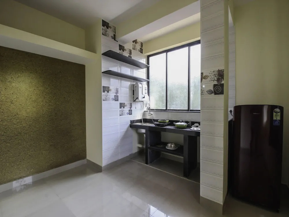 OYO 15927 Home Spacious Studio Reis Margo Fort