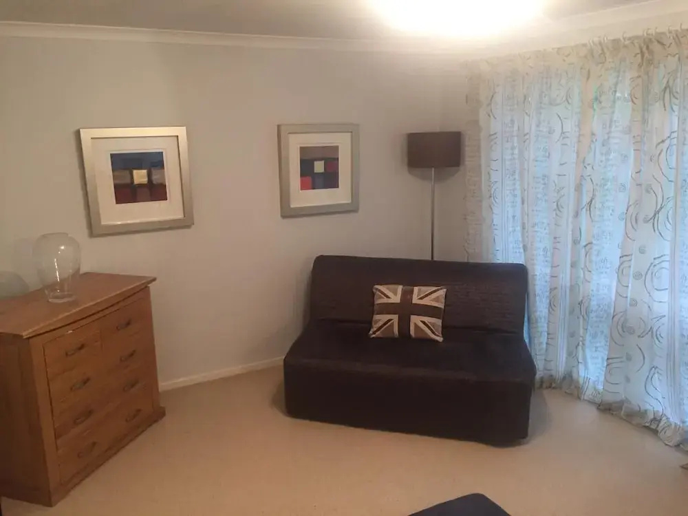 NEW Cosy 1BD Flat in the Heart of Llandough -wales