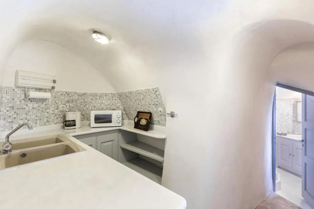 Andreas Cultural Cave House in Imerovigli, Santorini