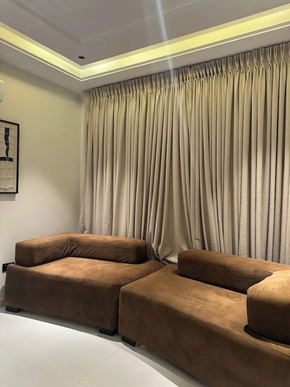 Greyfield Apartment Annex