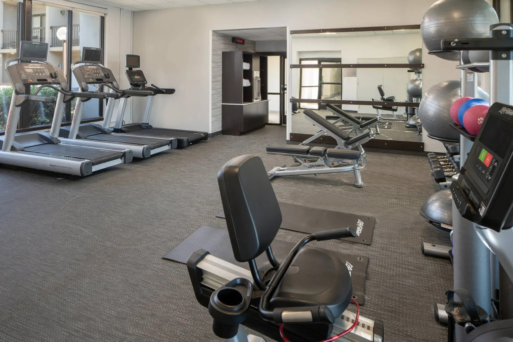 Courtyard by Marriott Memphis East/Park Avenue