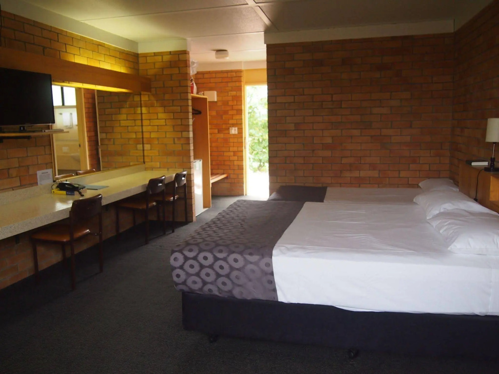 Jumbuck Motel - Oil Friendly Price