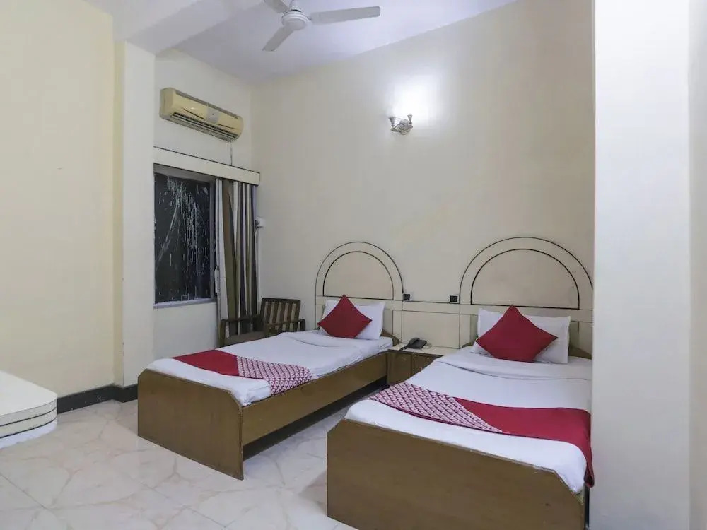 Hotel Rajmahal Inn By OYO Rooms