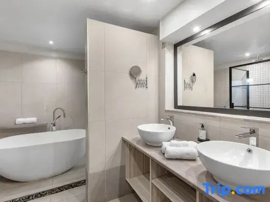 Grand Sahāna 3 | Beachfront Studio Apartment | Digital Nomad Complex