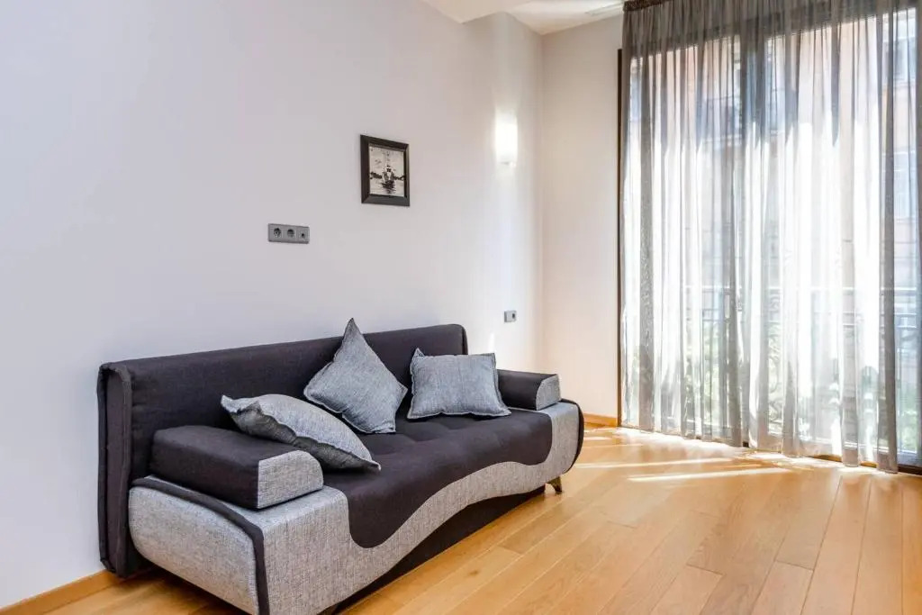 Wehost Spacious place near Rustaveli