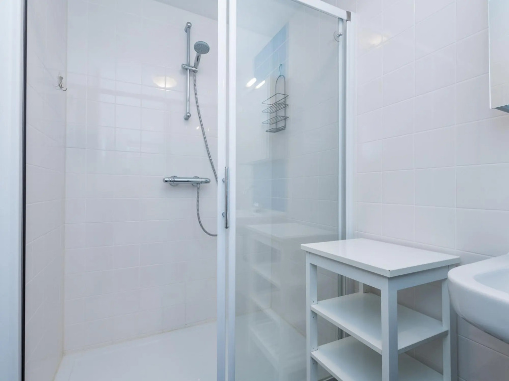 Magnificent 6-person Apartment With Roof Terrace in Ouddorp Town Centre