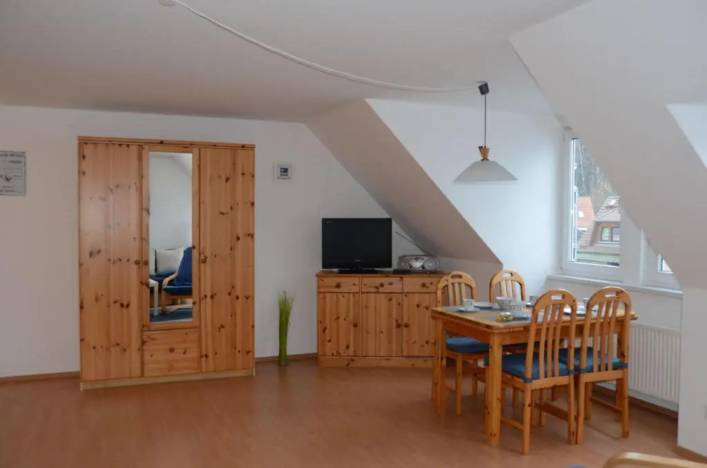 1-Zi-FeWo-Studio-direkt-am-Seeufer-perfekte-Lage-barrierefrei