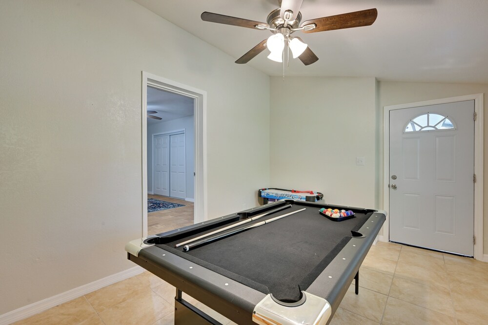 7 Mi to Busch Gardens! Family & Pet-friendly Home