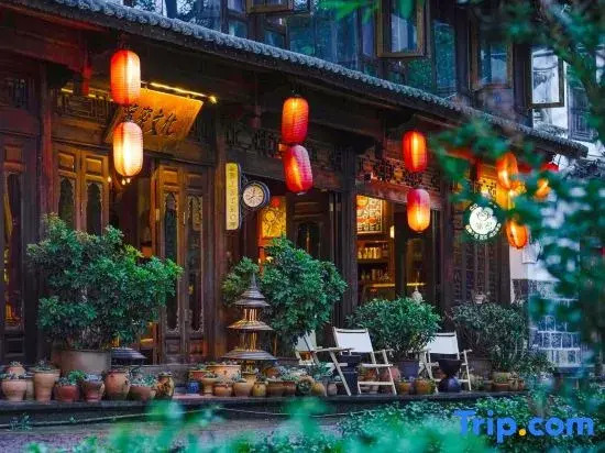 The translation would be: Pumi Hepanshan She Inn (Tengchong Heshun Branch)