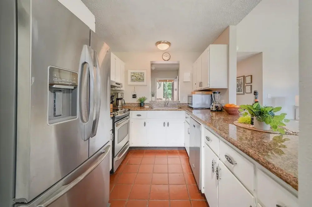 Tropical Oasis with Daily Activities - Spacious and Stylish Getaway