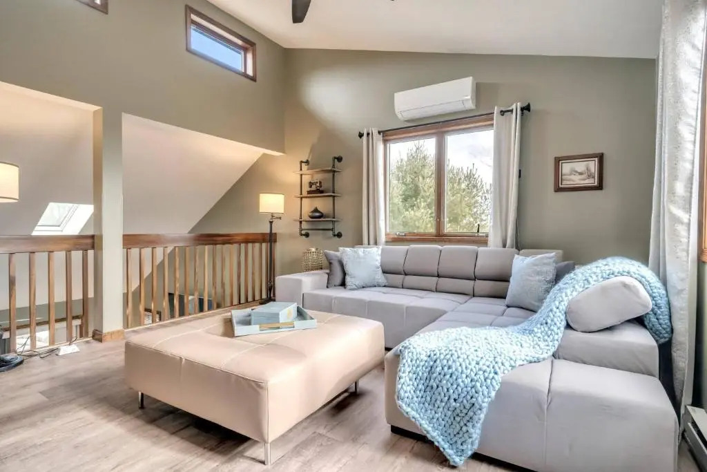 Steps To The Lake House, Hot tub, Game room, Deck