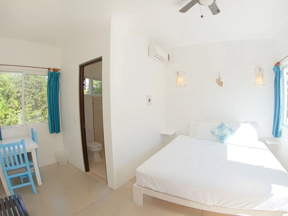 Mango Hotel
