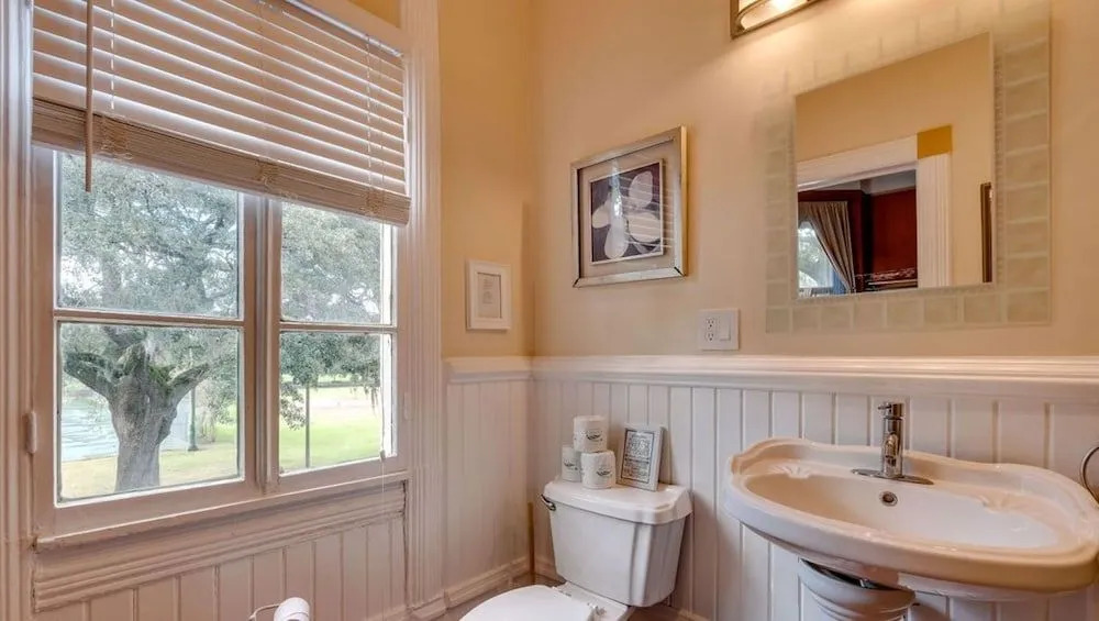 Forsyth Park 2 Bedroom Beauty