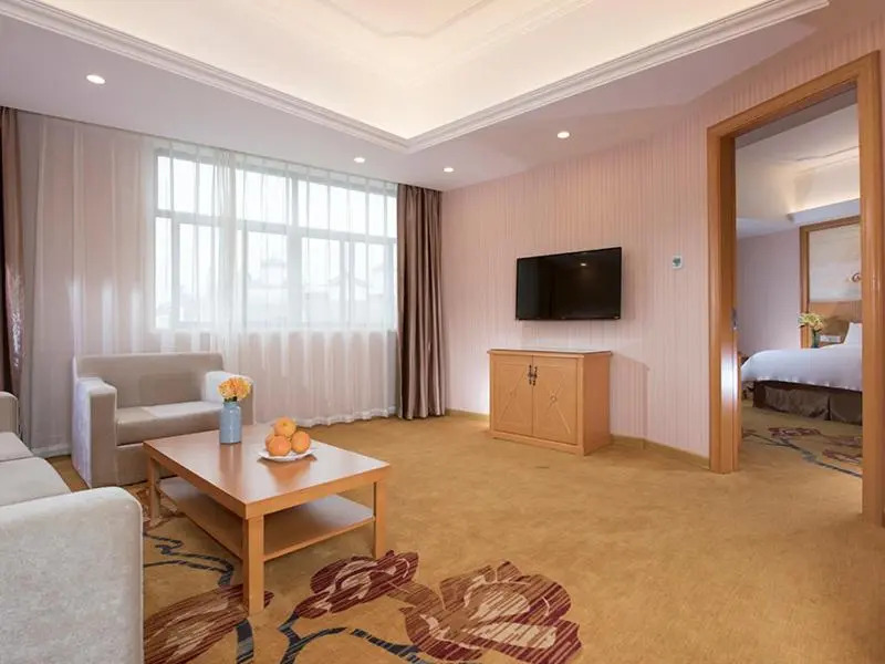 Vienna Hotel Guangxi Tianyang Ancient City High-Speed Railway Station