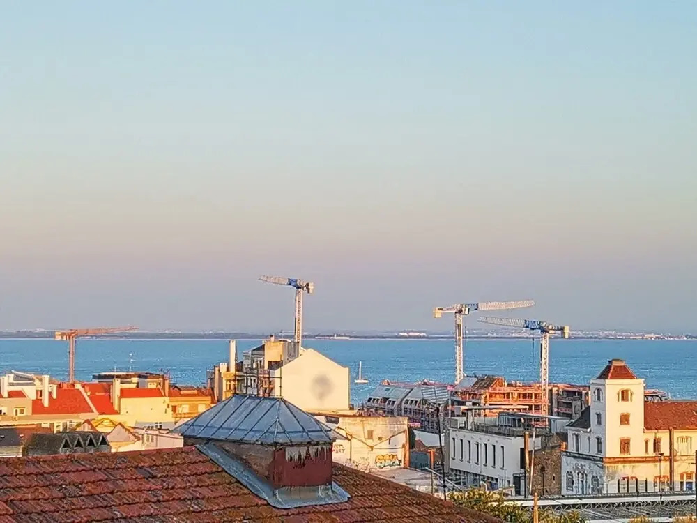 Twin Beds Bedroom Sharing, Wifi and Ac, 300 Meters From Station