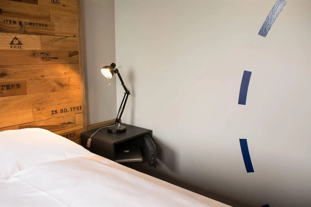 Underdog Hotel