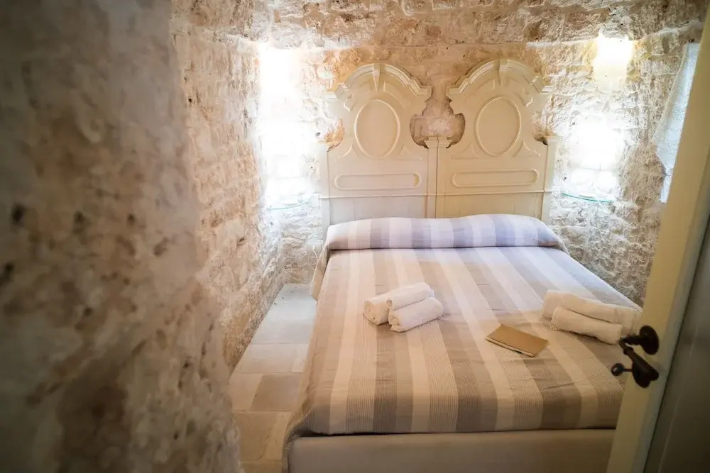 Trullo Bosco Selva Fasano by Typney