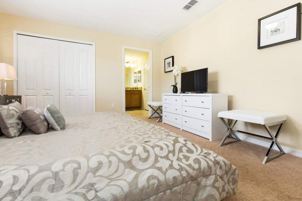 Paradise Palms 2951