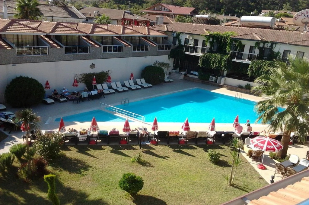 Han Deluxe Hotel