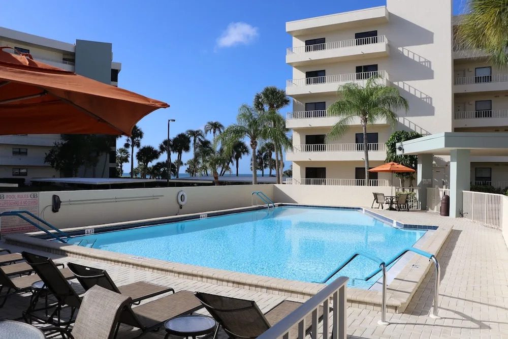 Gulf And Bay Club- F105 Beautiful Unit And Great Location! 2 Bedroom Condo