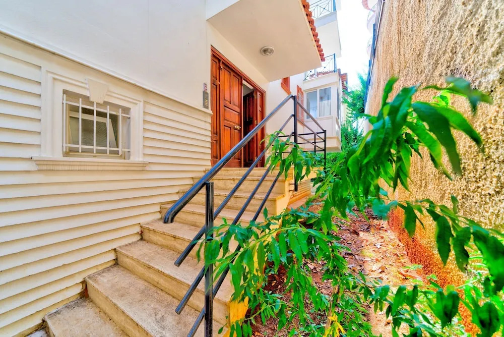 Ada Apartment