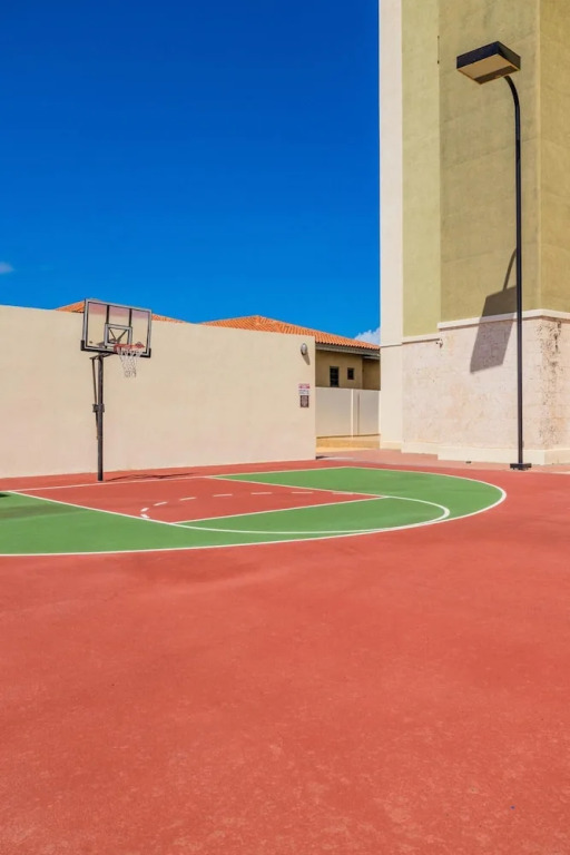 3BR 3BA Duplex w Amazing Views Pool Amenities