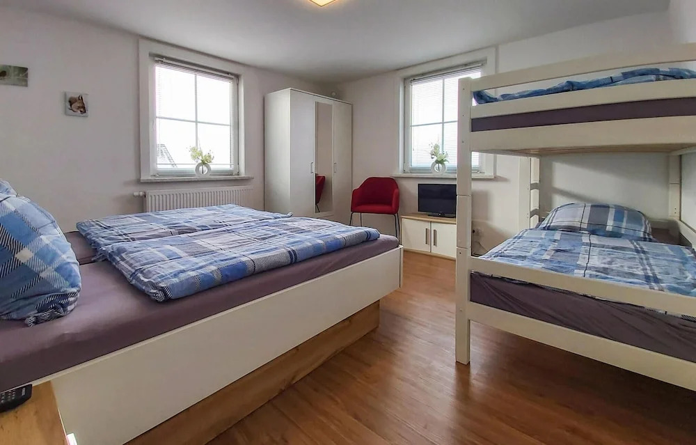 3 Bedroom Nice Home In Steinheid
