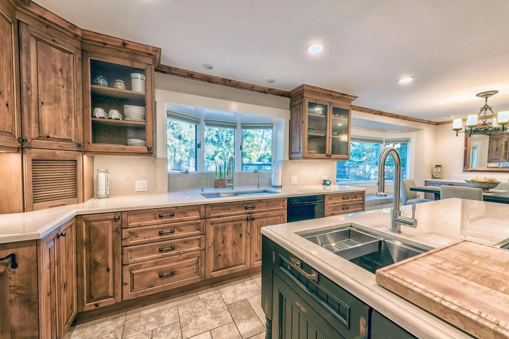 Lx47: Pebble Garden Retreat Home With Modern Kitchen