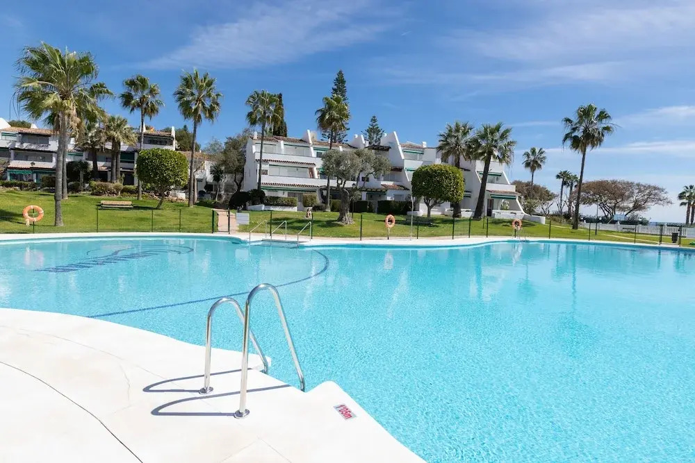 Lunamar in Marbella With 4 Bedrooms and 3 Bathrooms