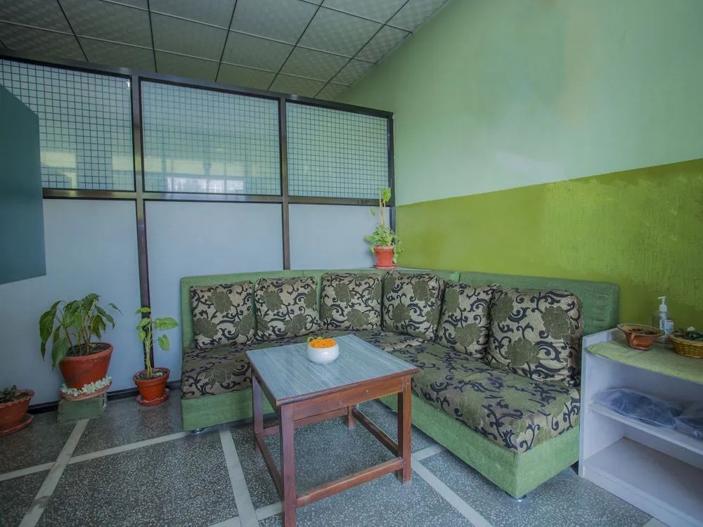 OYO 266 Hotel Grand Stupa