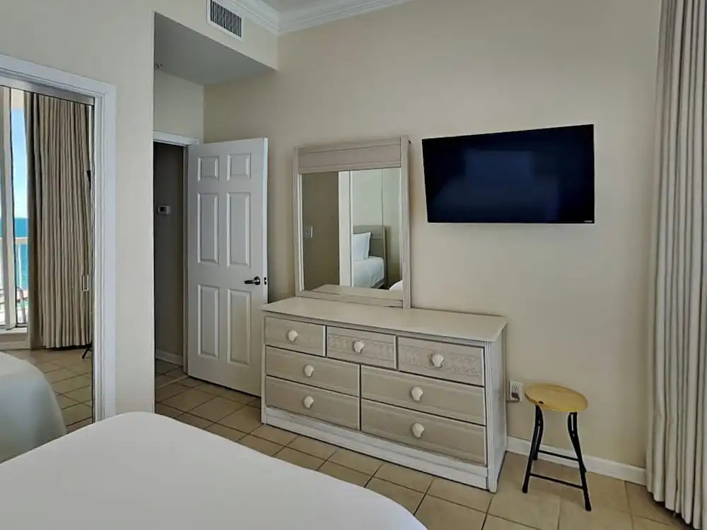 Silver Beach Towers #1805E by Southern Vacation Rentals