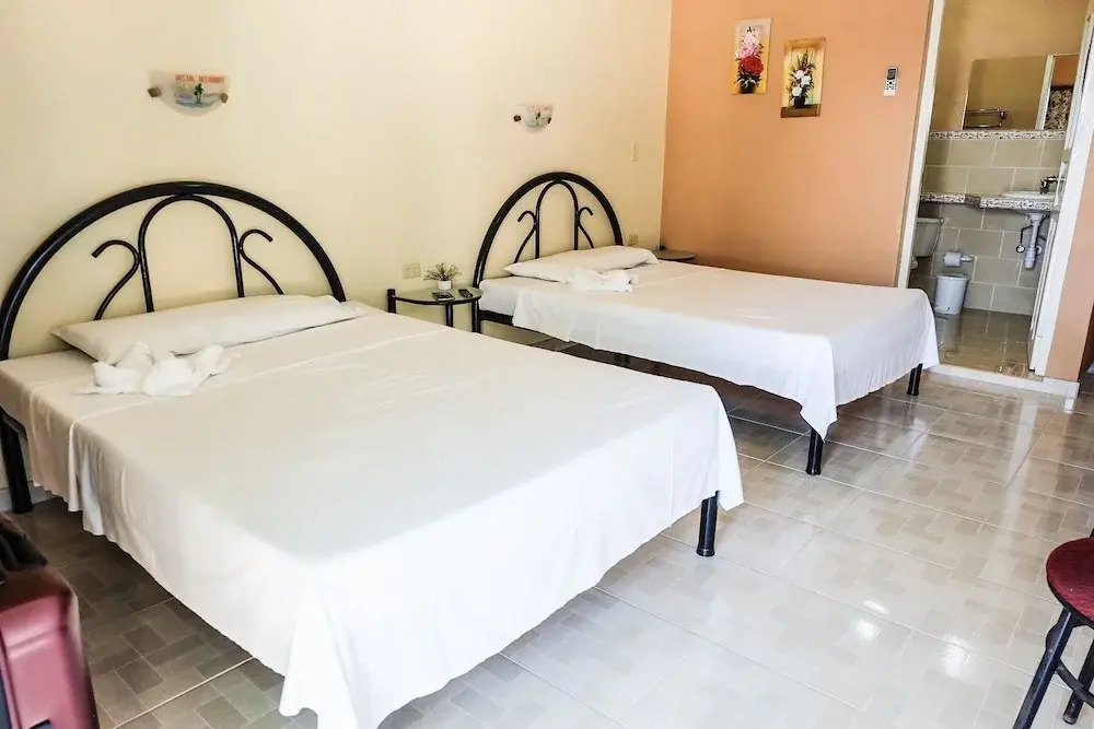 BR& Hostal Restaurante Tropical Caribe