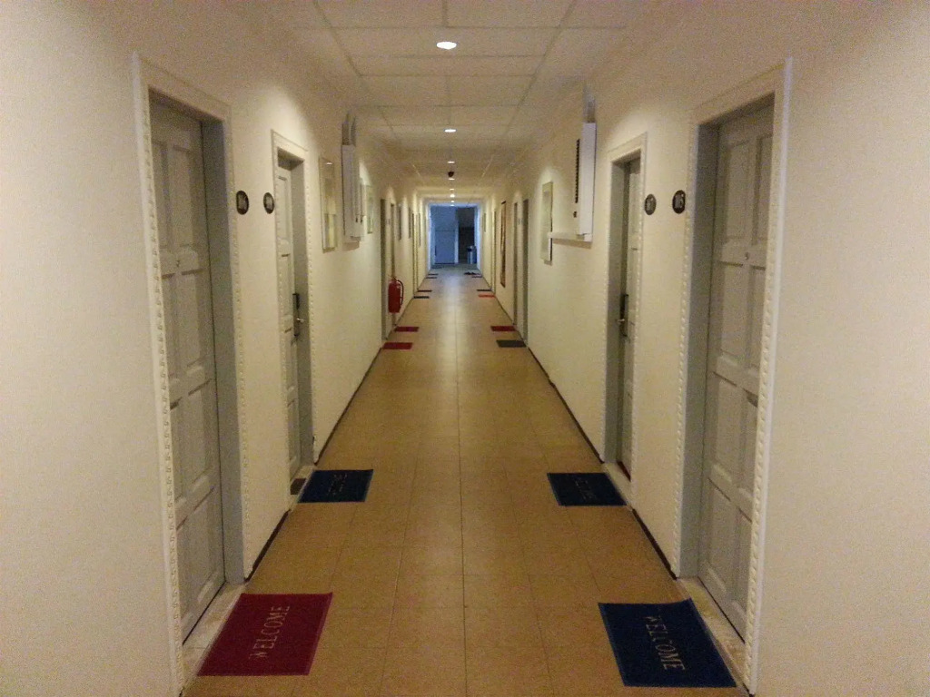 Easy Hotel