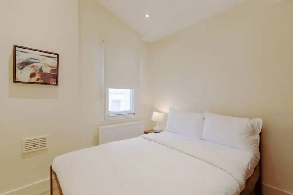 Spacious, Bright 3 Bed in South Kensington