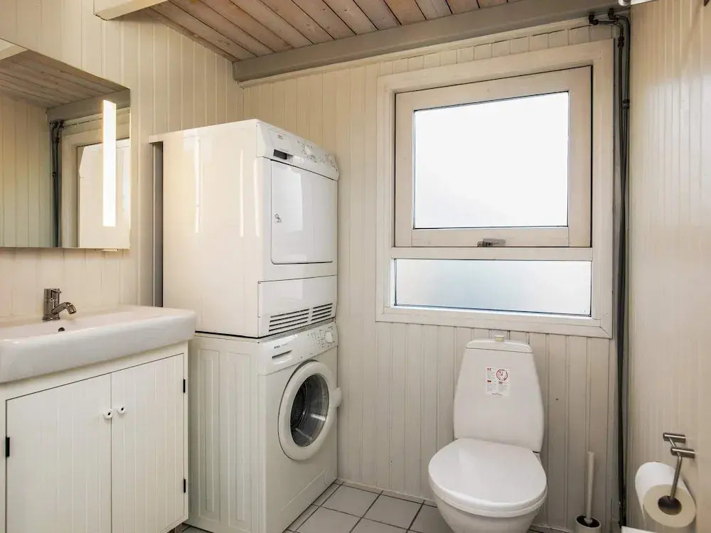 10 person holiday home in Saltum-By Traum